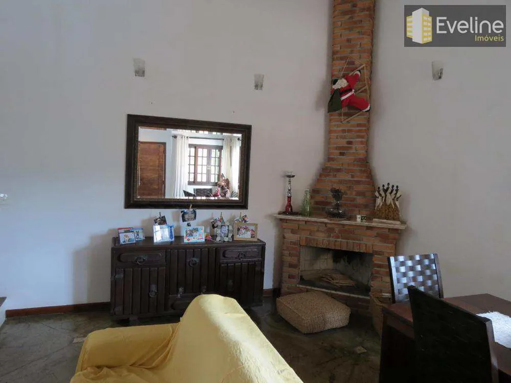 Casa, 4 quartos, 600 m² - Foto 1