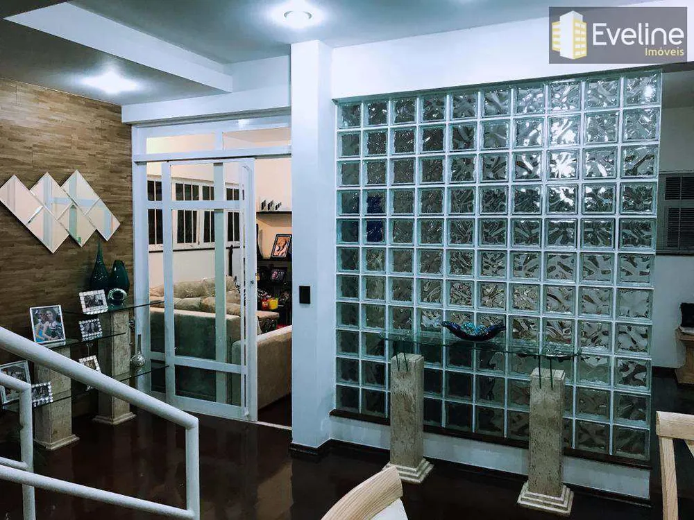 Casa, 4 quartos, 200 m² - Foto 1