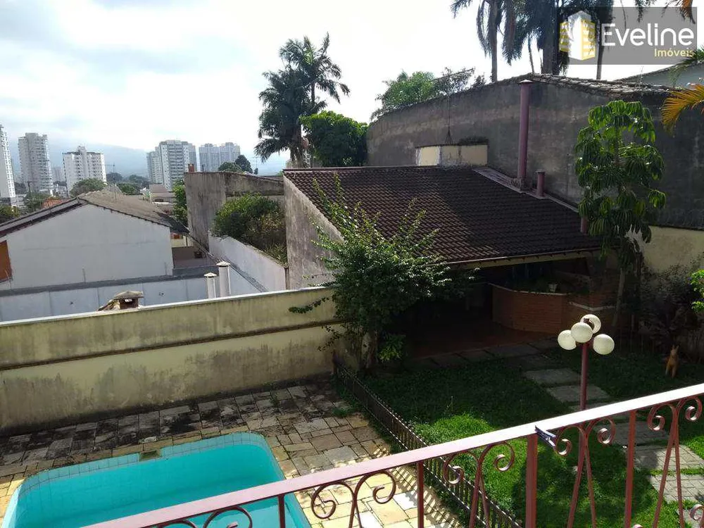 Casa, 4 quartos, 600 m² - Foto 1