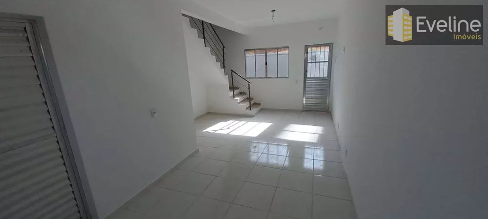 Casa de Condomínio à venda com 2 quartos, 60m² - Foto 1