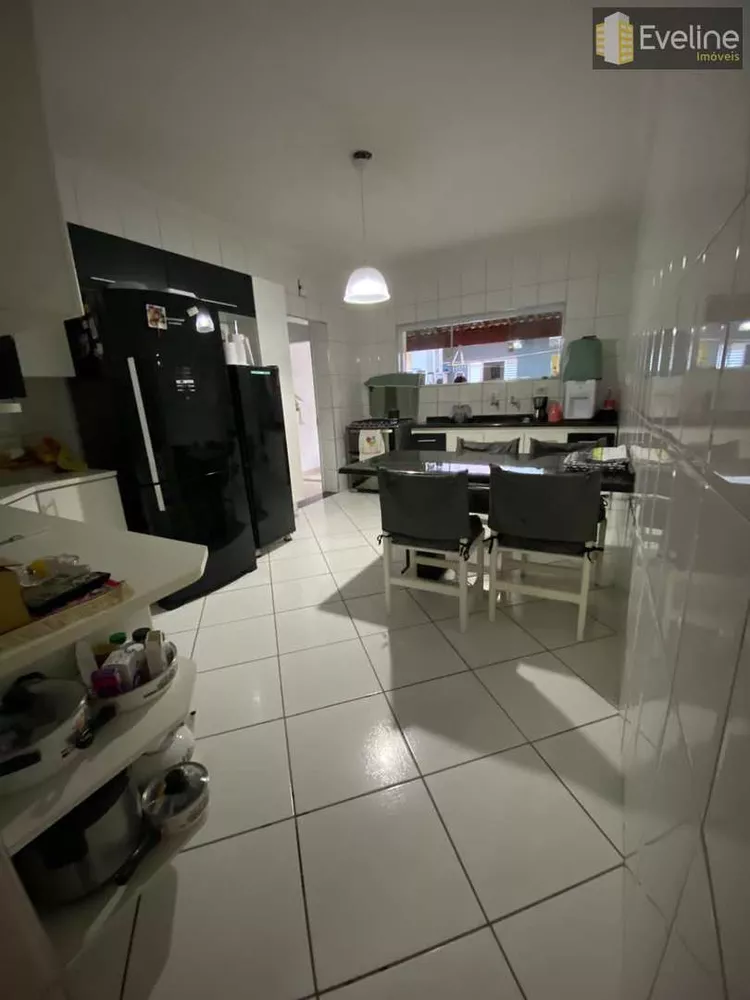 Sobrado à venda com 3 quartos, 220m² - Foto 3