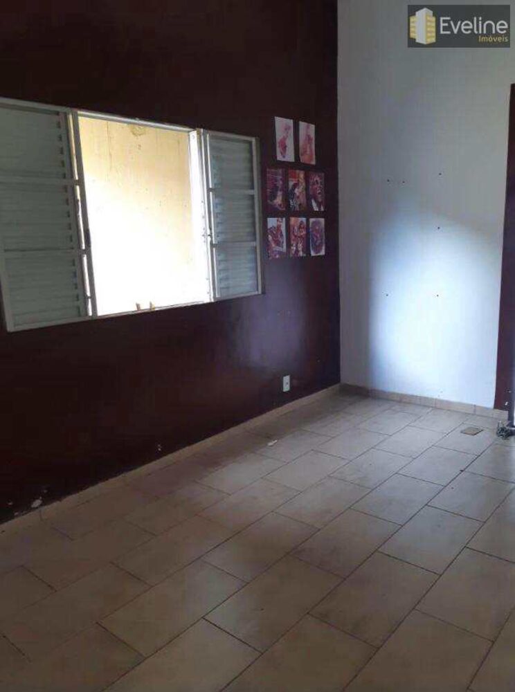 Casa, 3 quartos, 221 m² - Foto 1