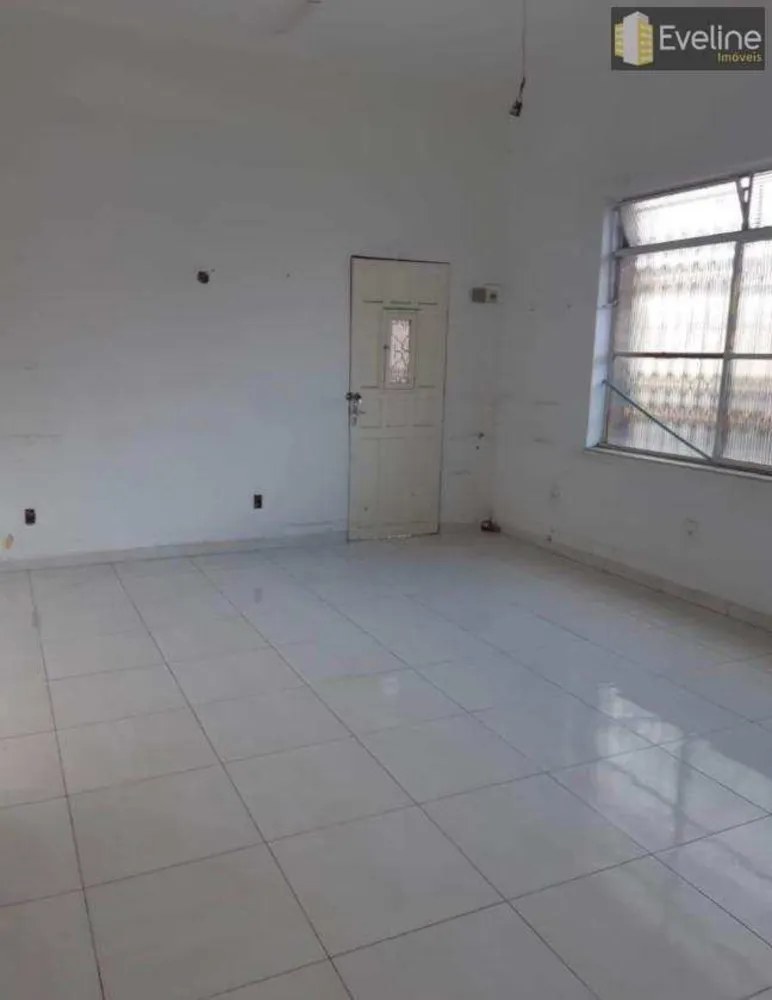 Casa, 3 quartos, 221 m² - Foto 1