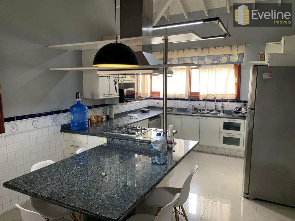 Casa de Condomínio à venda com 5 quartos, 390m² - Foto 4