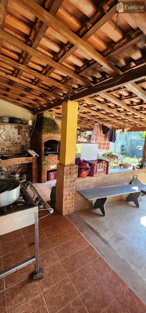 Chácara, 3 quartos, 2400 m² - Foto 1