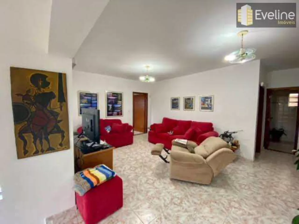 Casa à venda com 3 quartos, 600m² - Foto 4