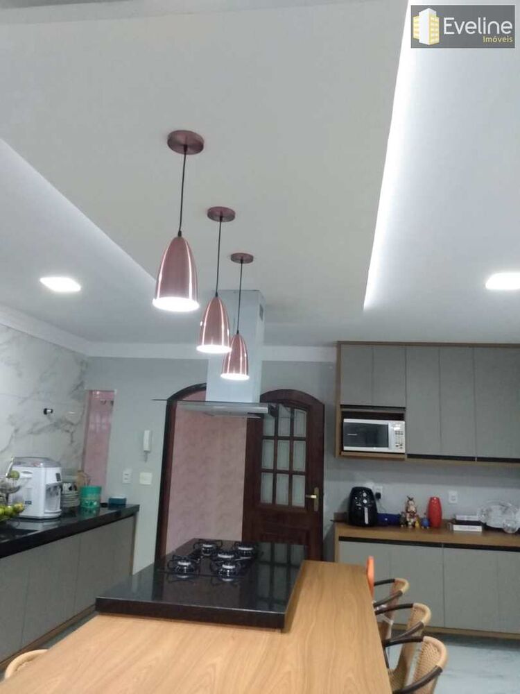 Casa, 4 quartos, 273 m² - Foto 1