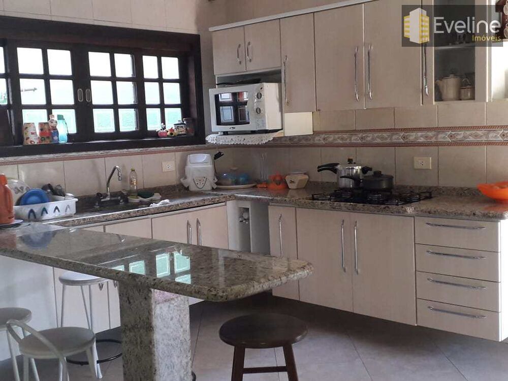 Sobrado, 3 quartos, 300 m² - Foto 1