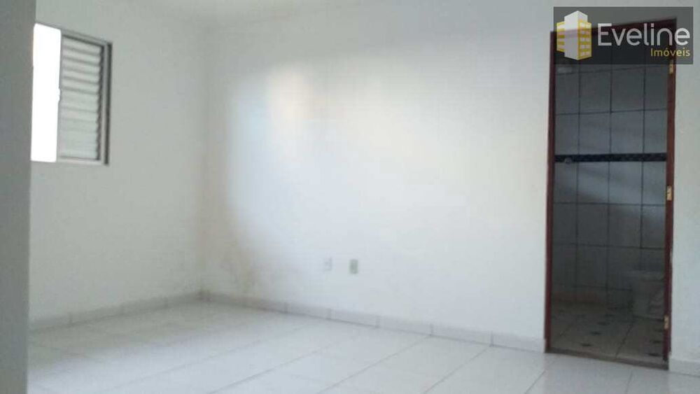 Casa, 2 quartos, 175 m² - Foto 1