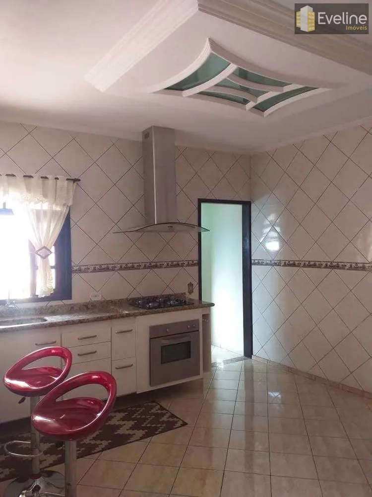 Casa, 3 quartos, 226 m² - Foto 3