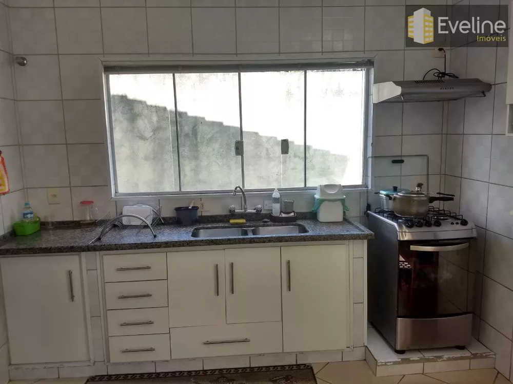 Sobrado à venda com 2 quartos, 300m² - Foto 8