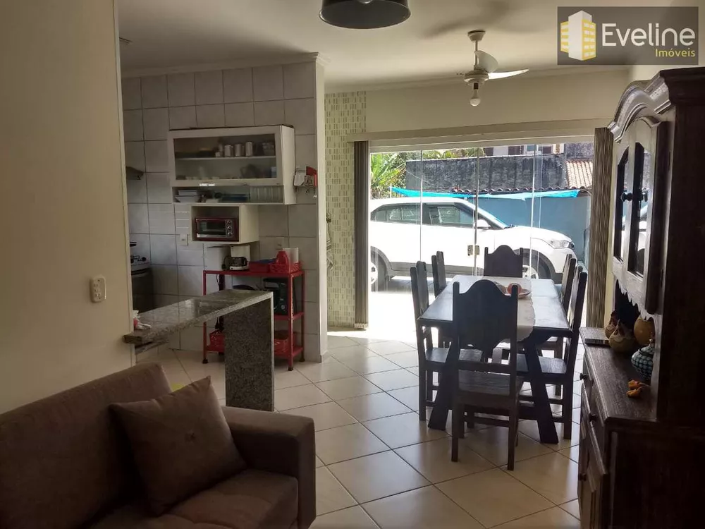 Sobrado à venda com 2 quartos, 300m² - Foto 1