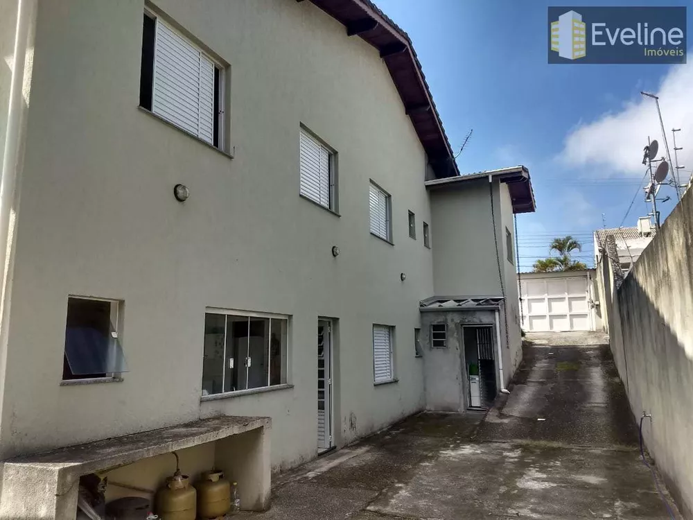 Sobrado à venda com 2 quartos, 300m² - Foto 4