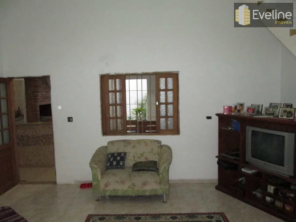 Sobrado, 3 quartos, 250 m² - Foto 1