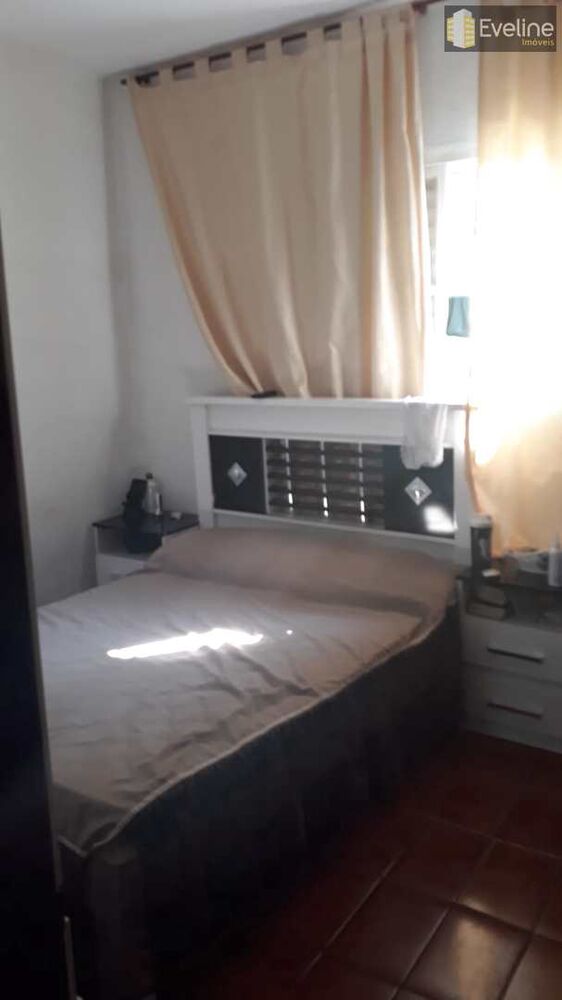 Casa à venda com 4 quartos, 156m² - Foto 2