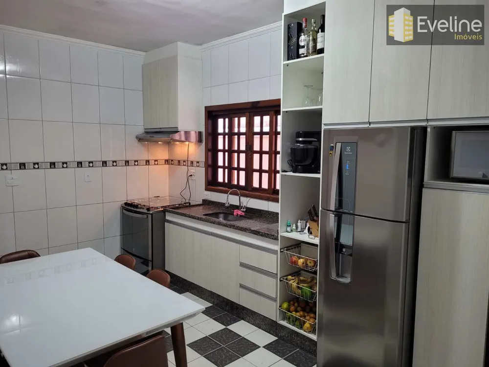 Casa, 3 quartos, 191 m² - Foto 1