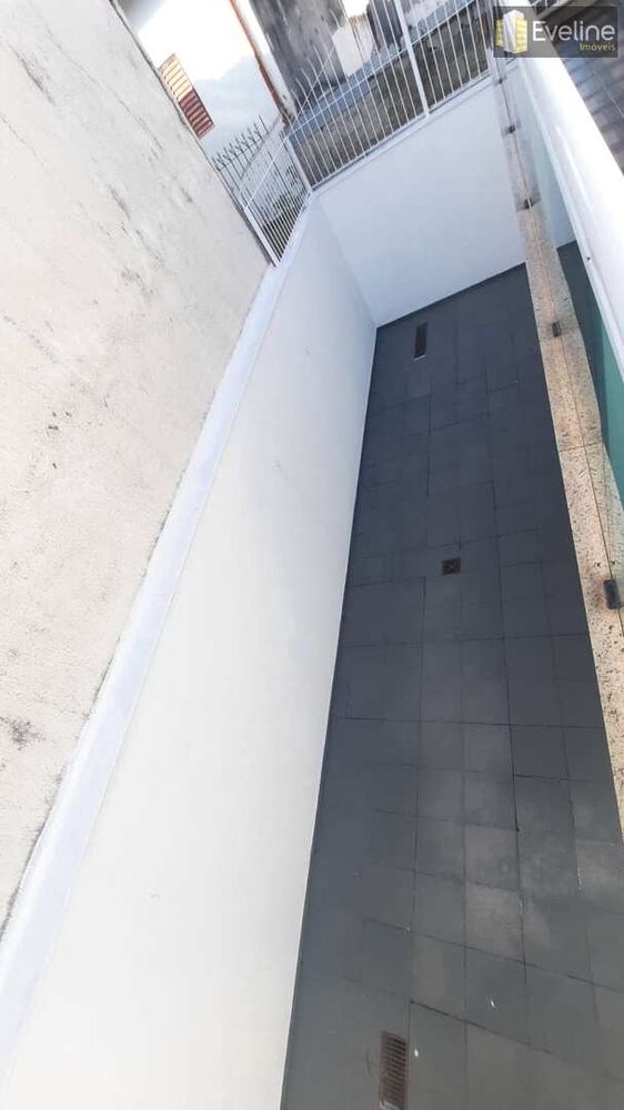 Casa à venda e aluguel com 4 quartos, 236m² - Foto 3