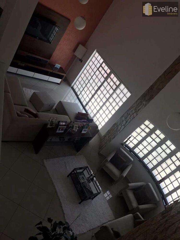 Casa, 3 quartos, 271 m² - Foto 2