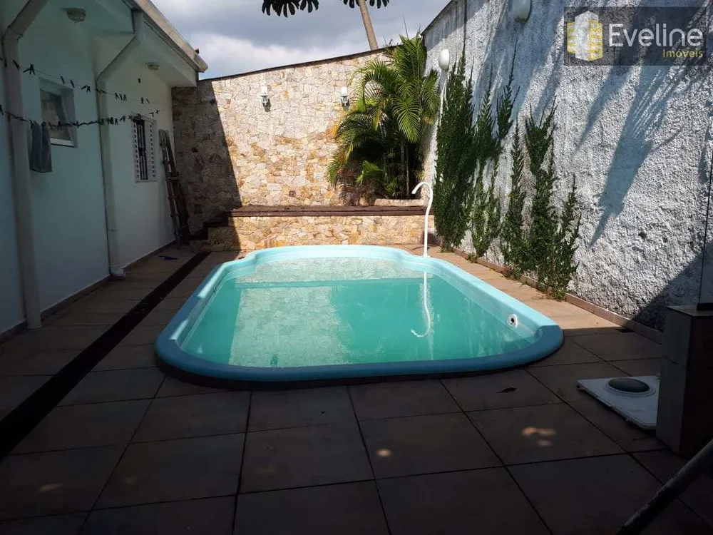 Casa, 4 quartos, 200 m² - Foto 1