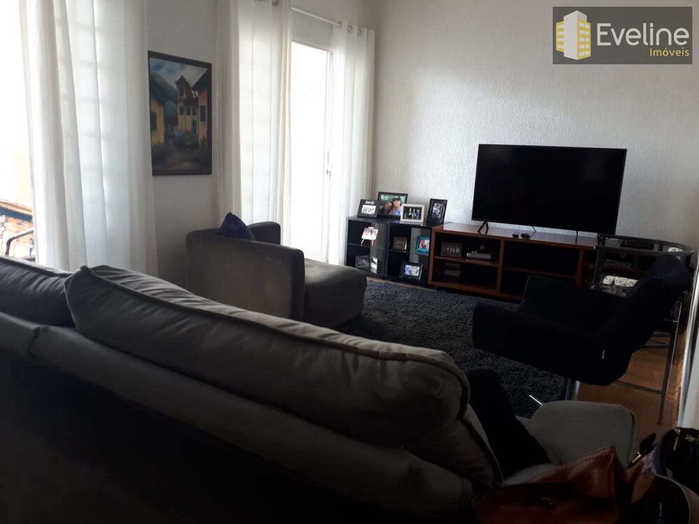 Casa, 4 quartos, 200 m² - Foto 1
