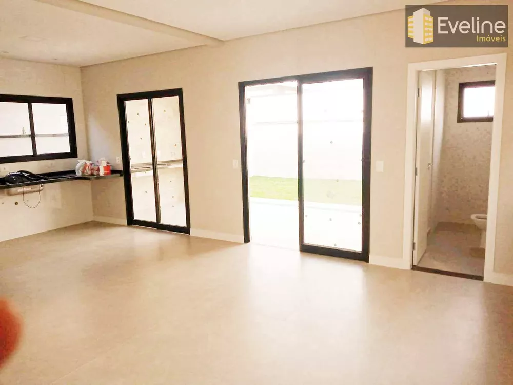 Casa de Condomínio à venda com 3 quartos, 208m² - Foto 2