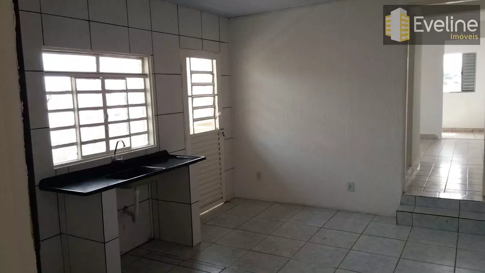 Casa à venda com 11 quartos, 146m² - Foto 1