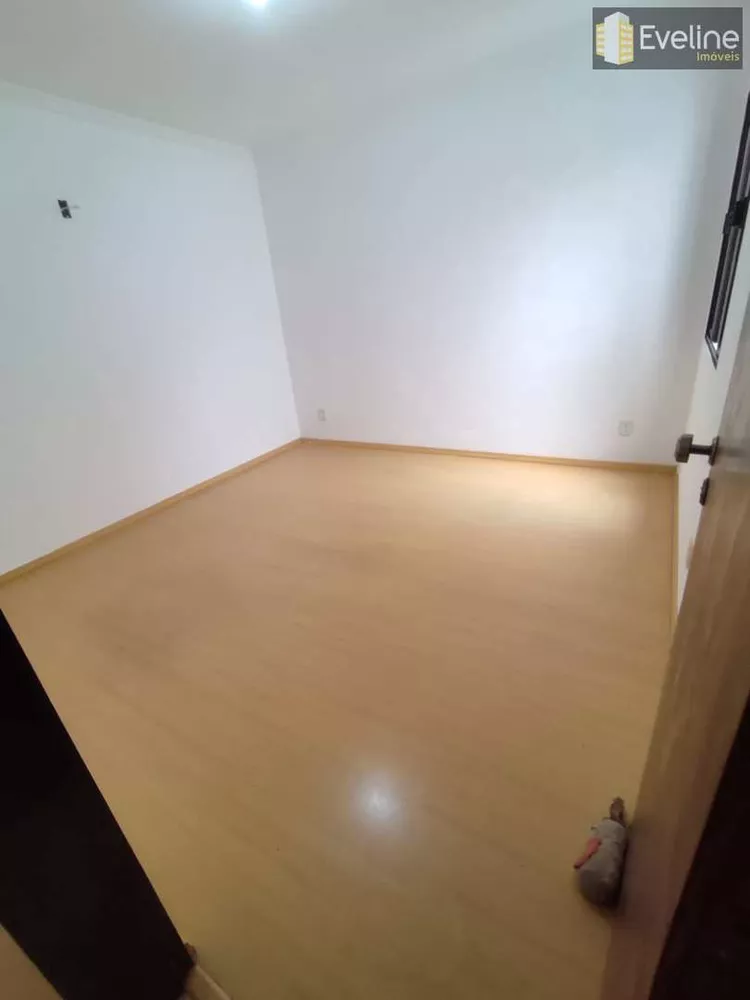 Casa à venda com 3 quartos, 163m² - Foto 3