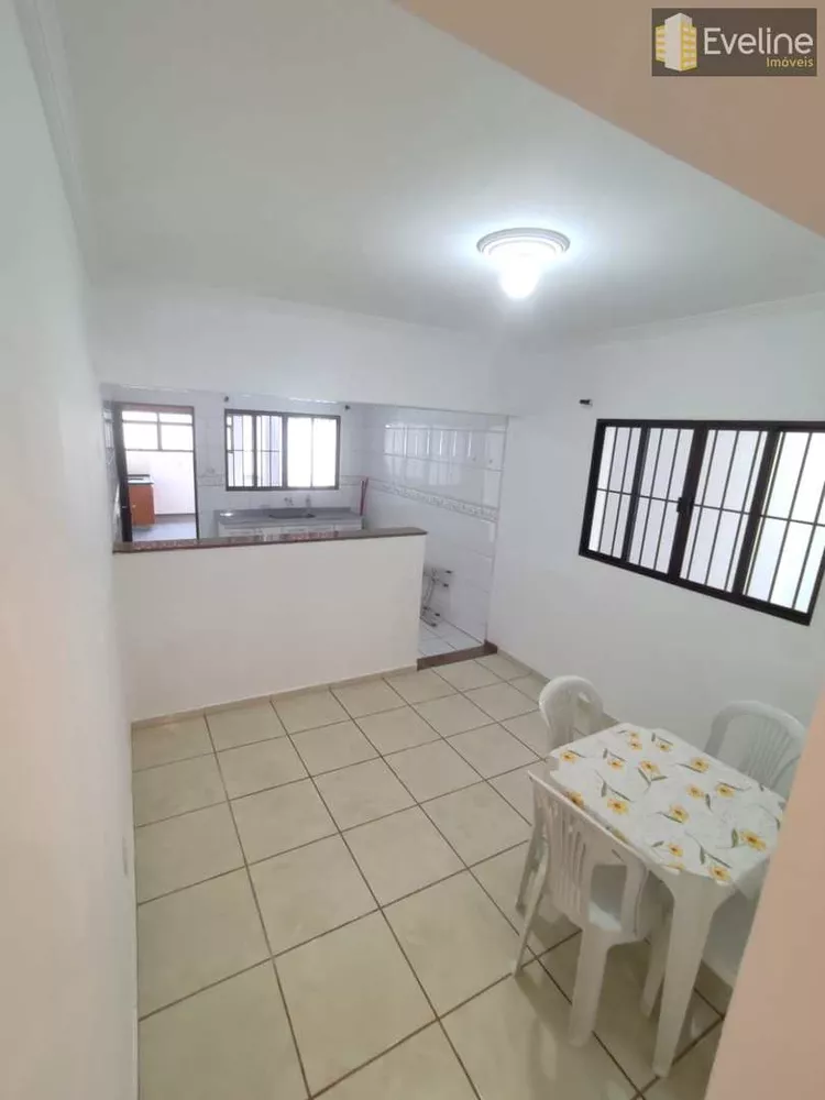 Casa à venda com 3 quartos, 163m² - Foto 2