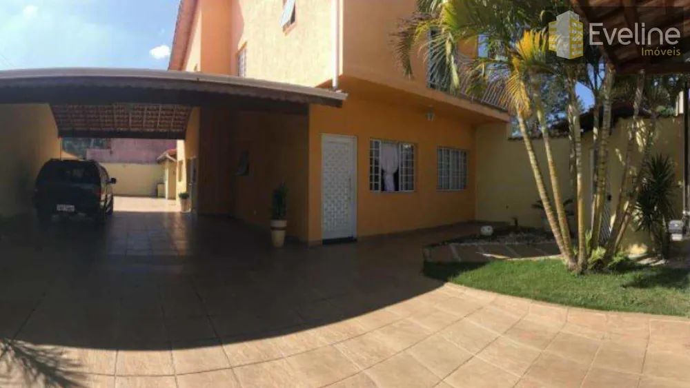 Casa, 3 quartos, 210 m² - Foto 1