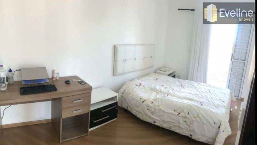 Casa, 3 quartos, 210 m² - Foto 2
