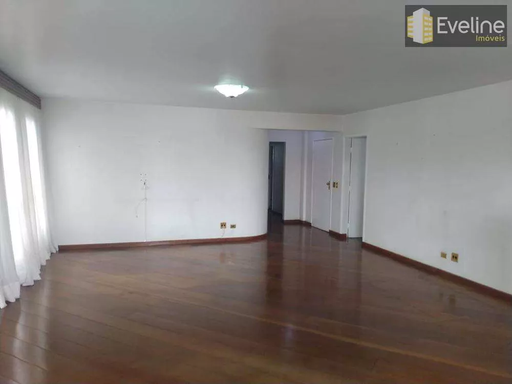 Apartamento à venda com 3 quartos, 210m² - Foto 4