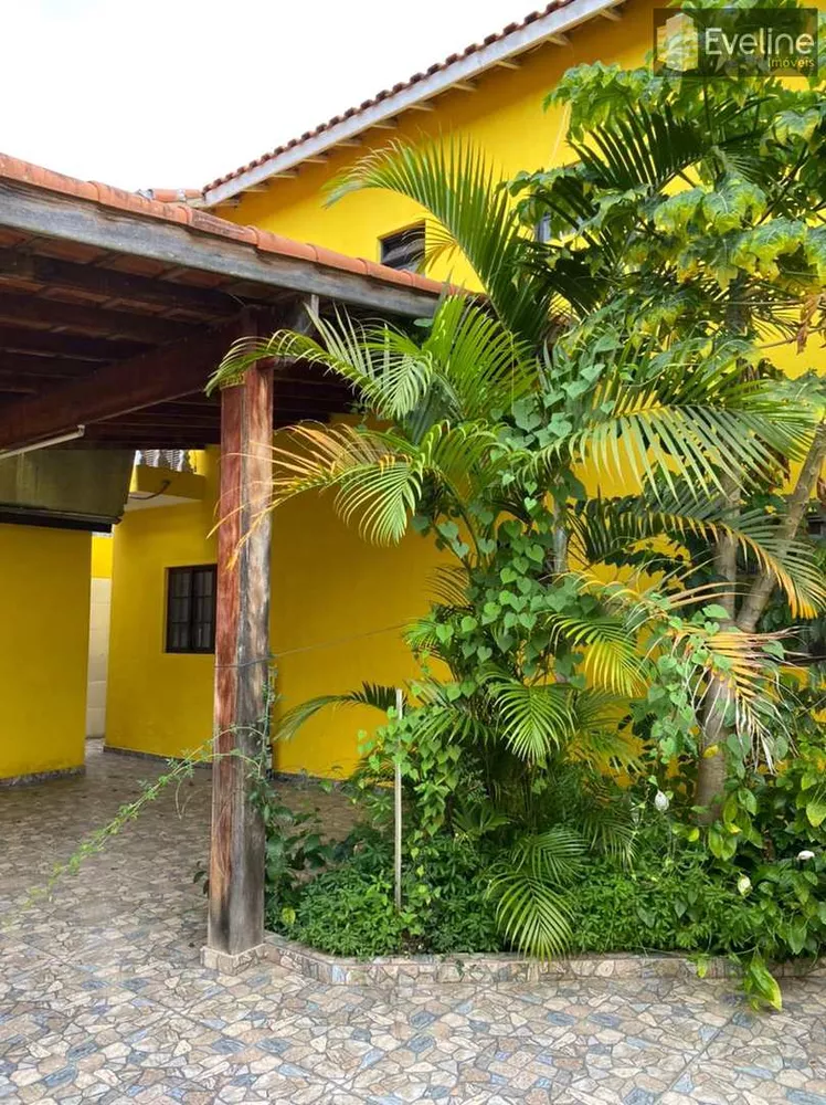 Casa à venda com 2 quartos, 160m² - Foto 1