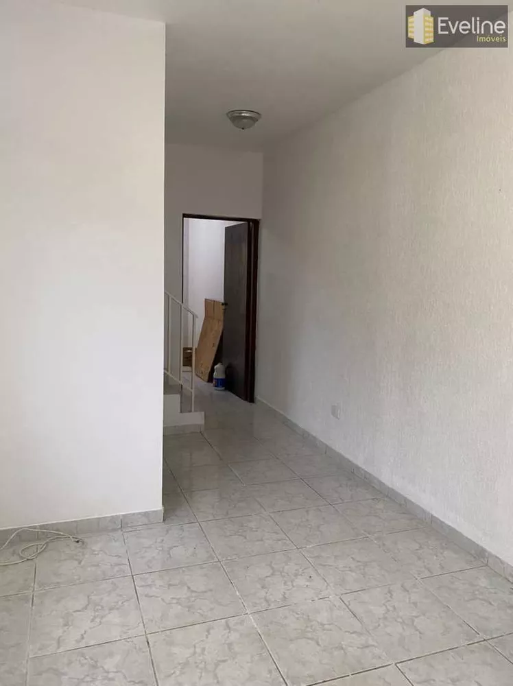 Casa à venda com 2 quartos, 160m² - Foto 4