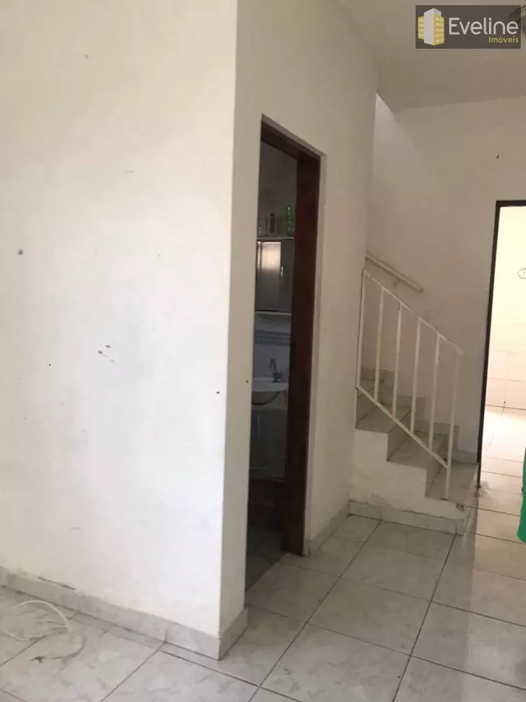 Casa à venda com 2 quartos, 160m² - Foto 2