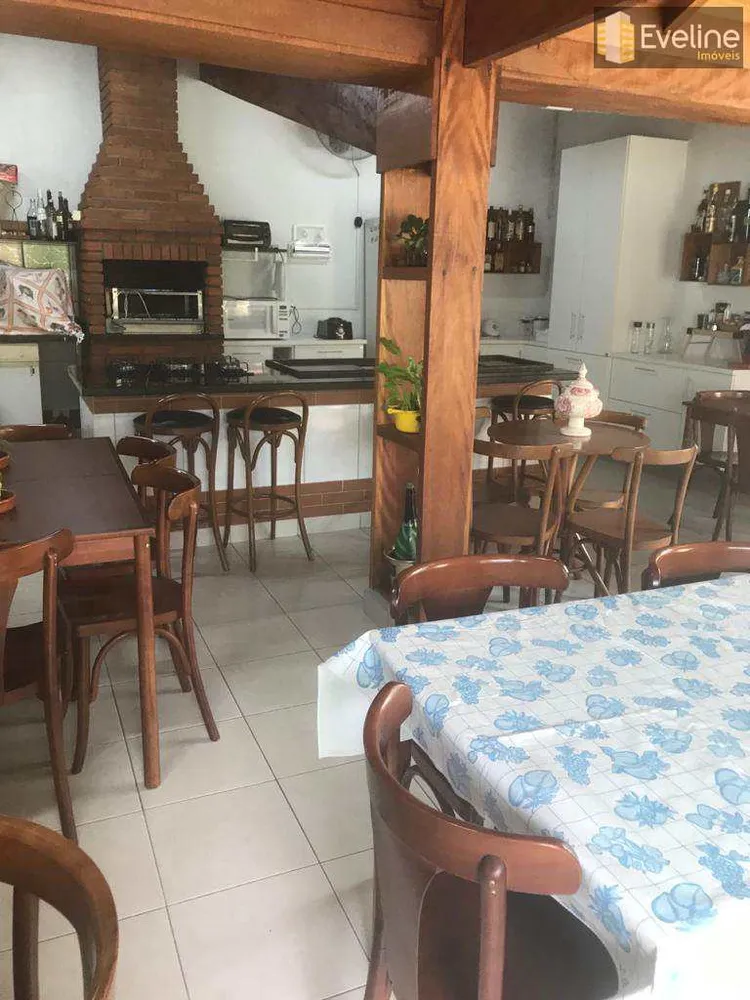 Casa, 3 quartos, 306 m² - Foto 1