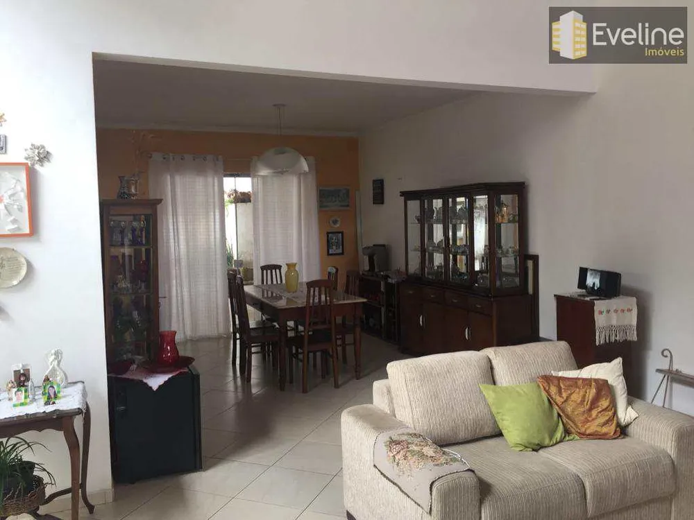 Casa, 3 quartos, 280 m² - Foto 3