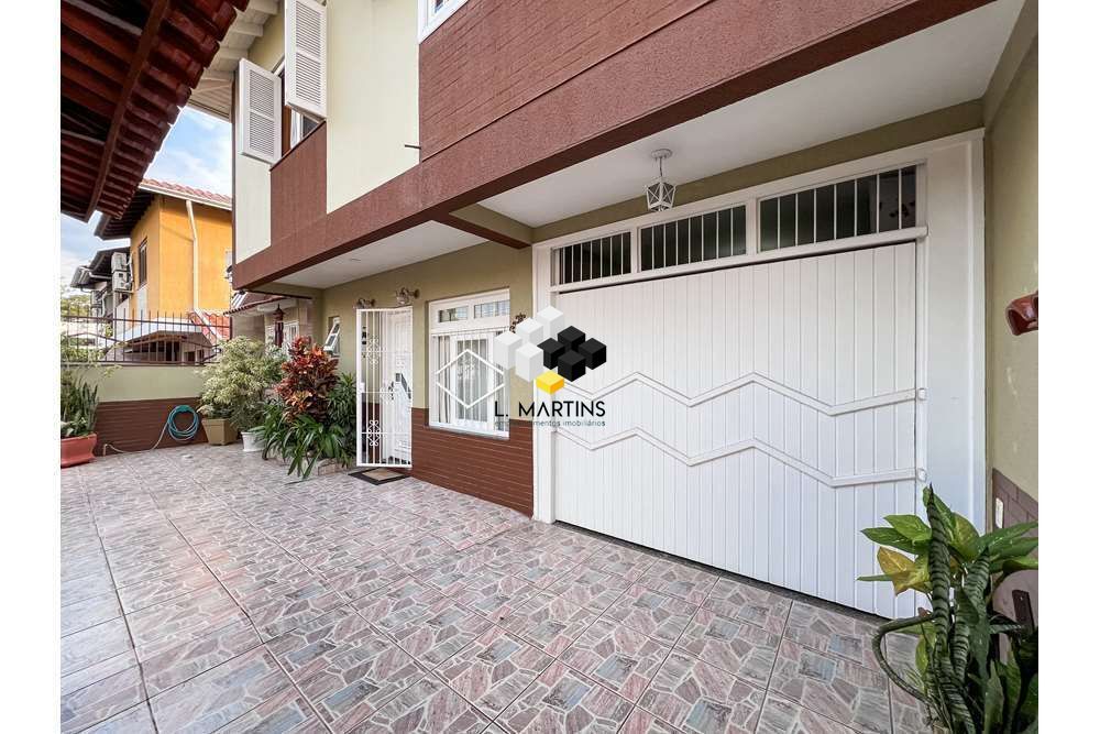 Casa à venda com 3 quartos, 182m² - Foto 2