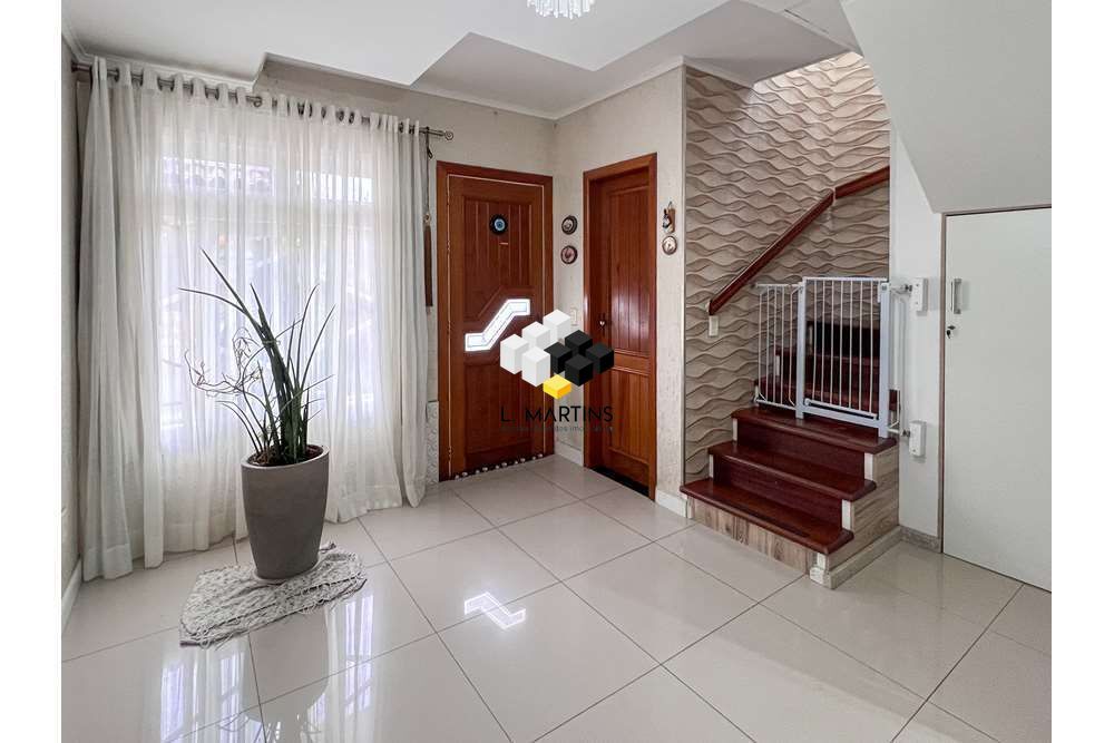 Casa à venda com 3 quartos, 182m² - Foto 3