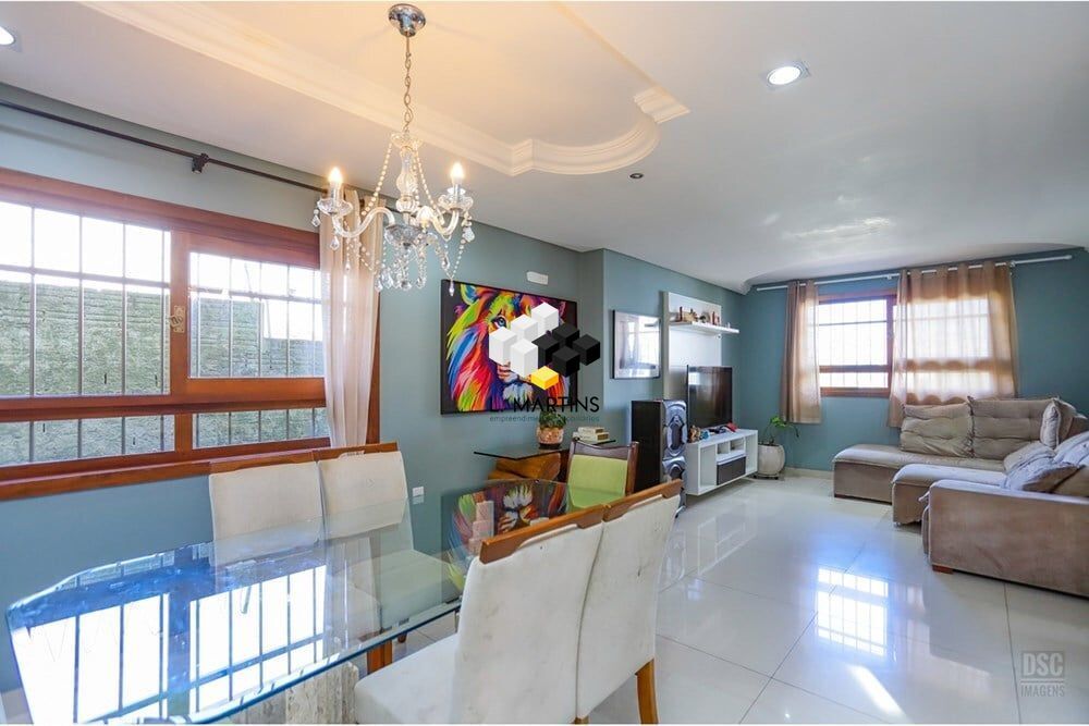 Casa à venda com 3 quartos, 185m² - Foto 1