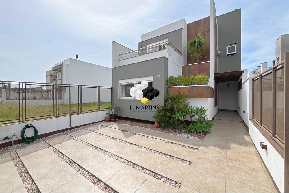 Casa à venda com 3 quartos, 154m² - Foto 1