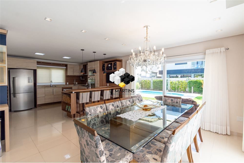 Casa de Condomínio à venda com 4 quartos, 281m² - Foto 2