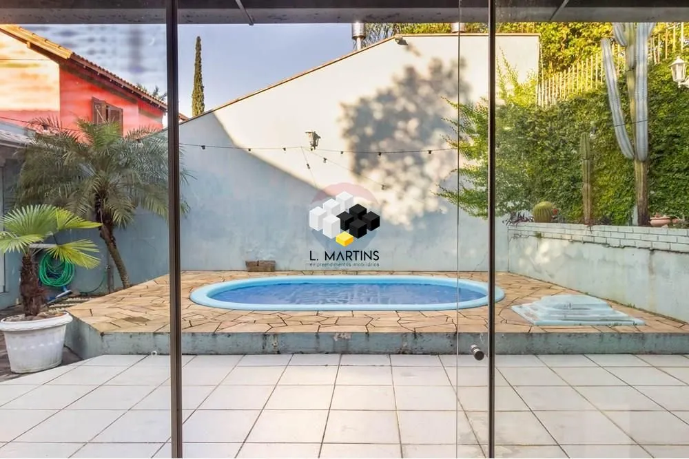 Casa, 3 quartos, 212 m² - Foto 1