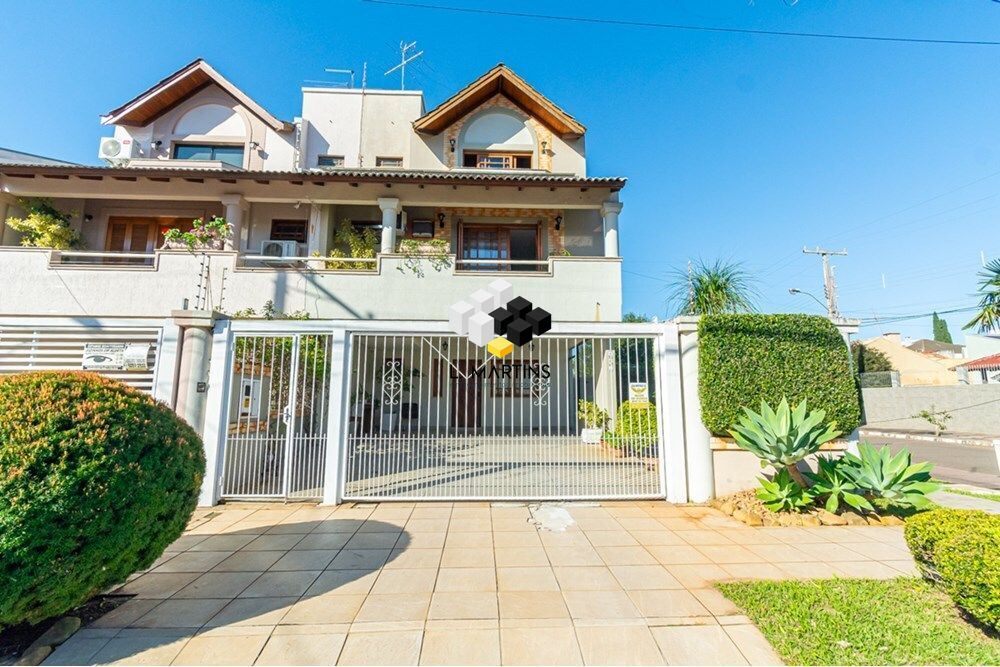 Casa à venda com 3 quartos, 199m² - Foto 1