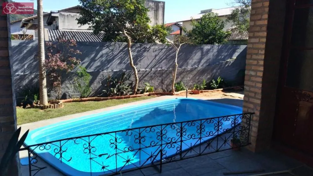 Casa, 5 quartos, 220 m² - Foto 3