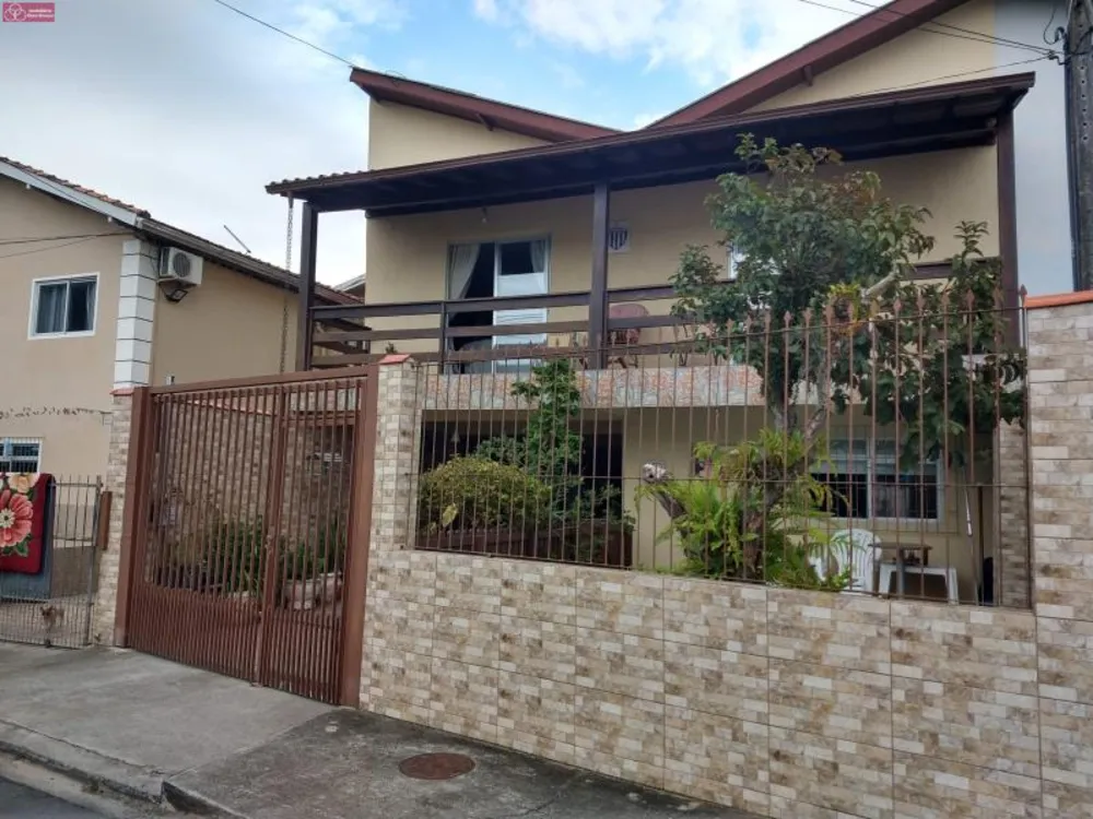 Casa, 3 quartos, 128 m² - Foto 1