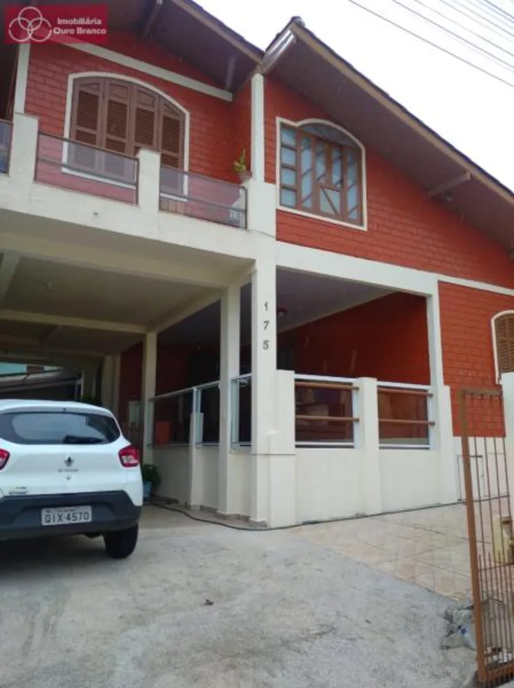 Casa, 5 quartos, 200 m² - Foto 1