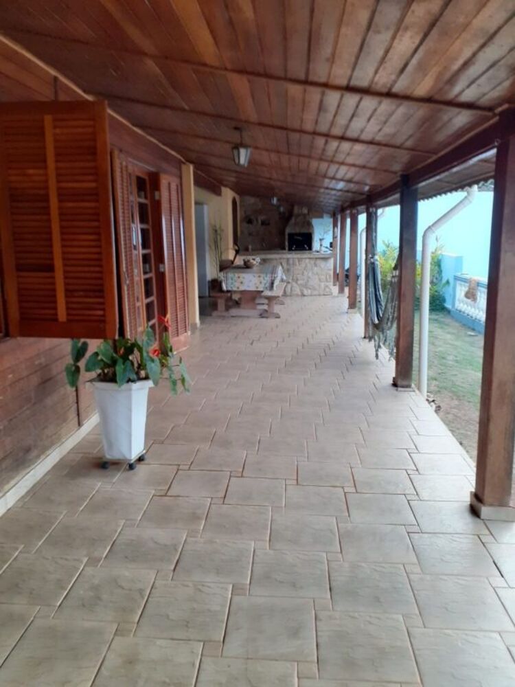 Chácara, 3 quartos, 1168 m² - Foto 1