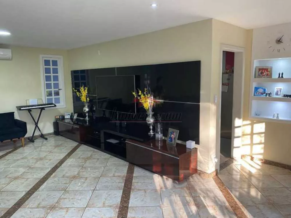 Casa de Condomínio à venda com 8 quartos, 500m² - Foto 2