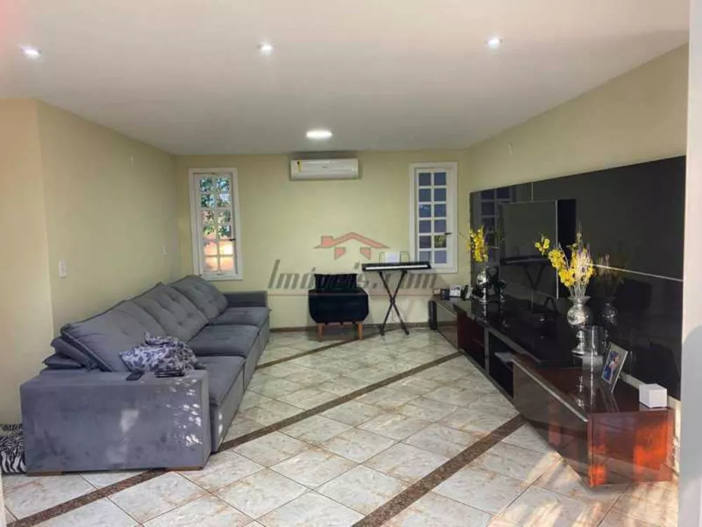 Casa de Condomínio à venda com 8 quartos, 500m² - Foto 1