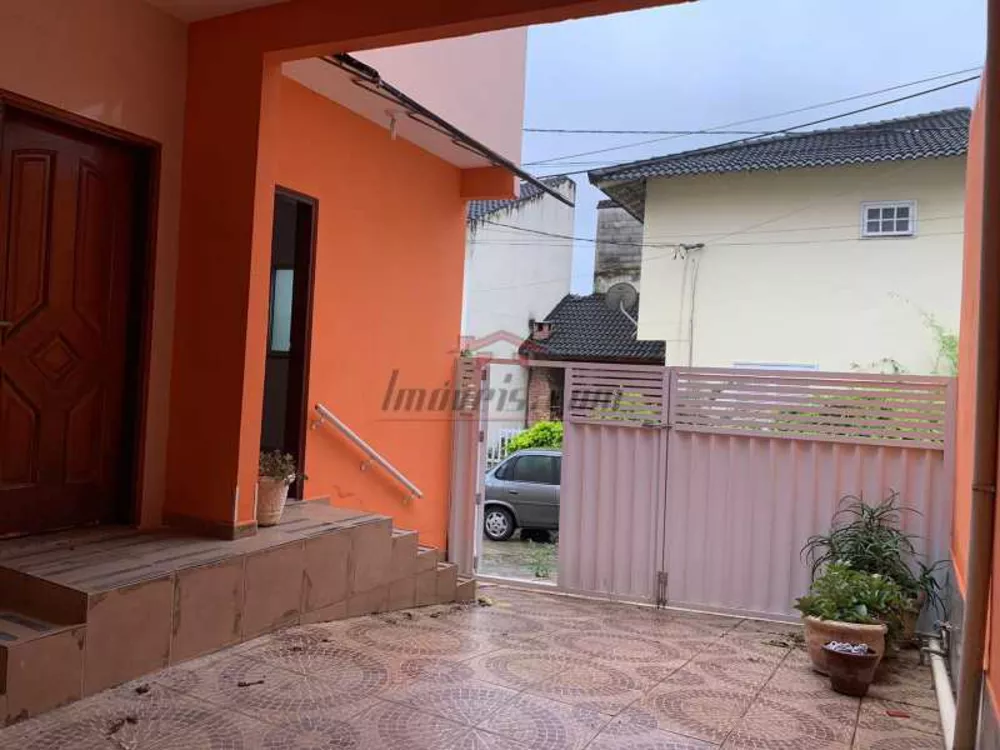 Casa de Condomínio à venda com 2 quartos, 100m² - Foto 4